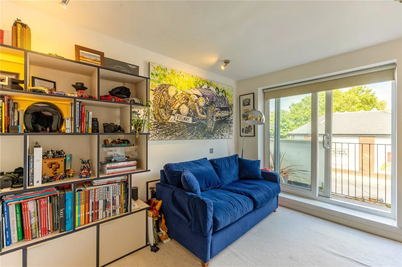 Wandsworth Road, London, SW8, photo 8