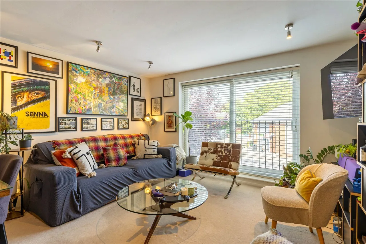 Wandsworth Road, London, SW8, photo 2