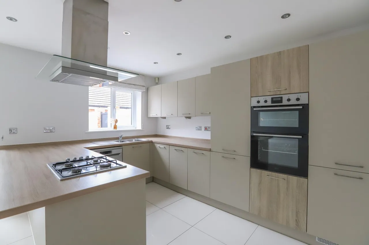 Teal Close, Kirkham, PR4, photo 9