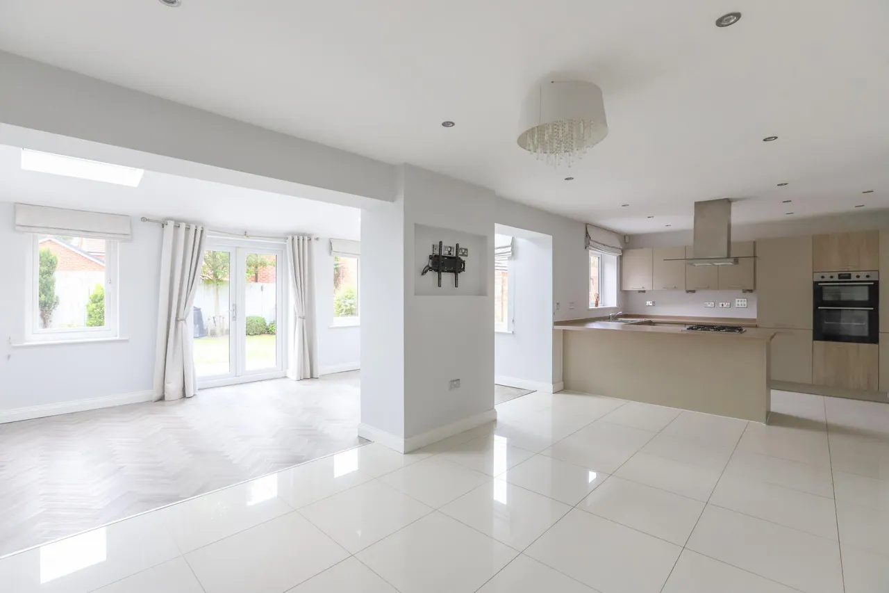 Teal Close, Kirkham, PR4, photo 10