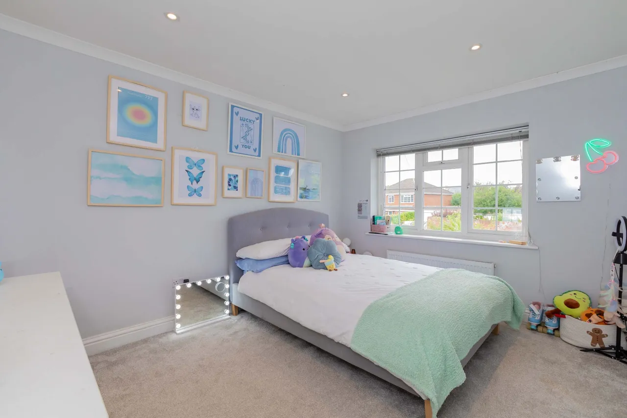 Cranbrook Drive, Maidenhead, Berkshire, photo 13