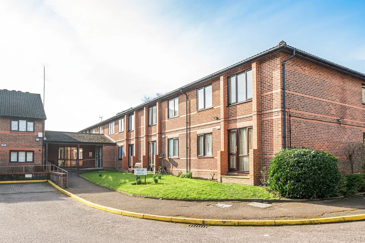 Park Avenue, Enfield, EN1, photo 11