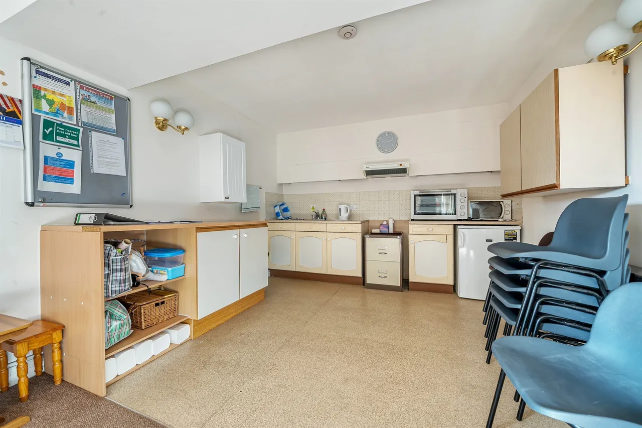 Park Avenue, Enfield, EN1, photo 10