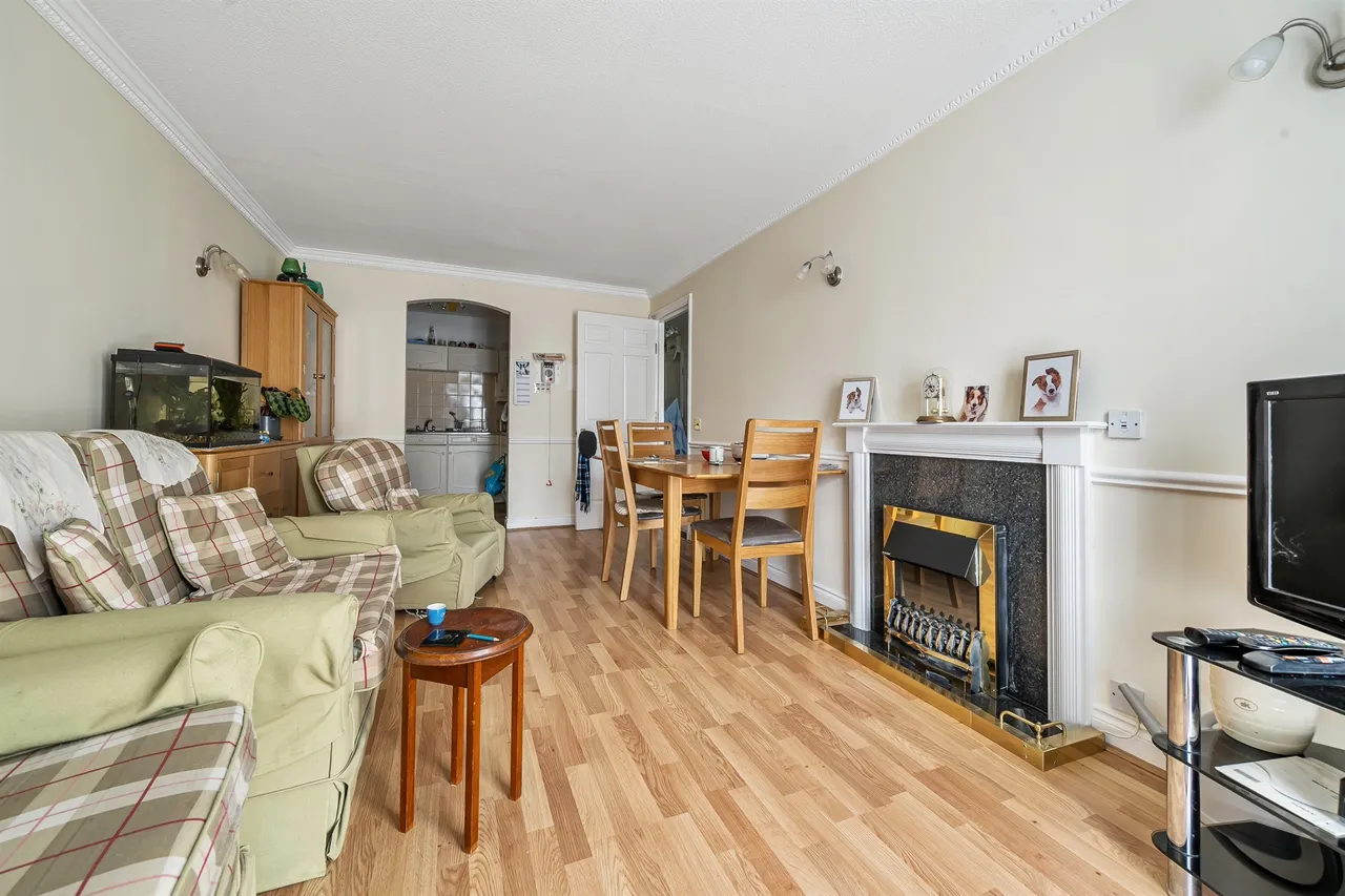Park Avenue, Enfield, EN1, photo 3