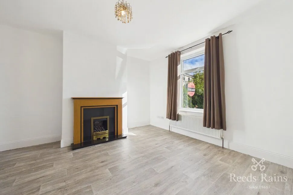 Cambridge Street, Heckmondwike, WF16, photo 3