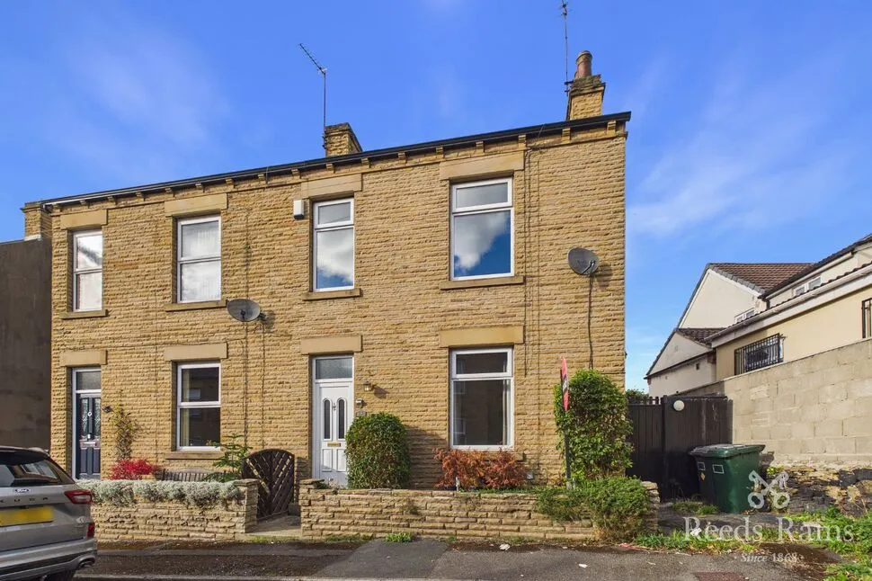 3 bed house to rent, Cambridge Street, Heckmondwike, WF16