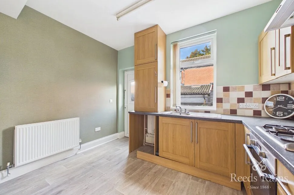 Cambridge Street, Heckmondwike, WF16, photo 6