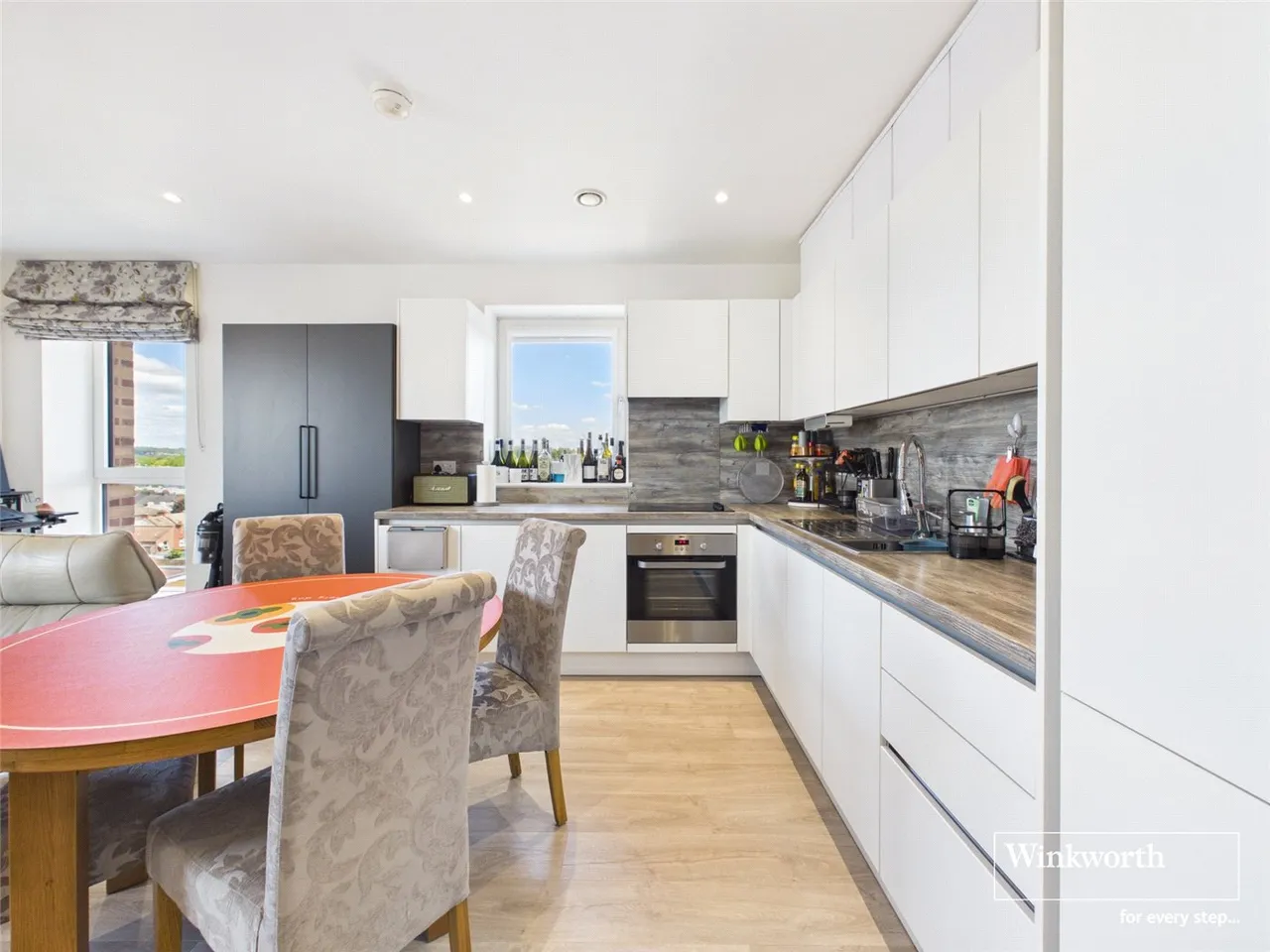 Damsel Walk, Hendon, London, NW9, photo 2