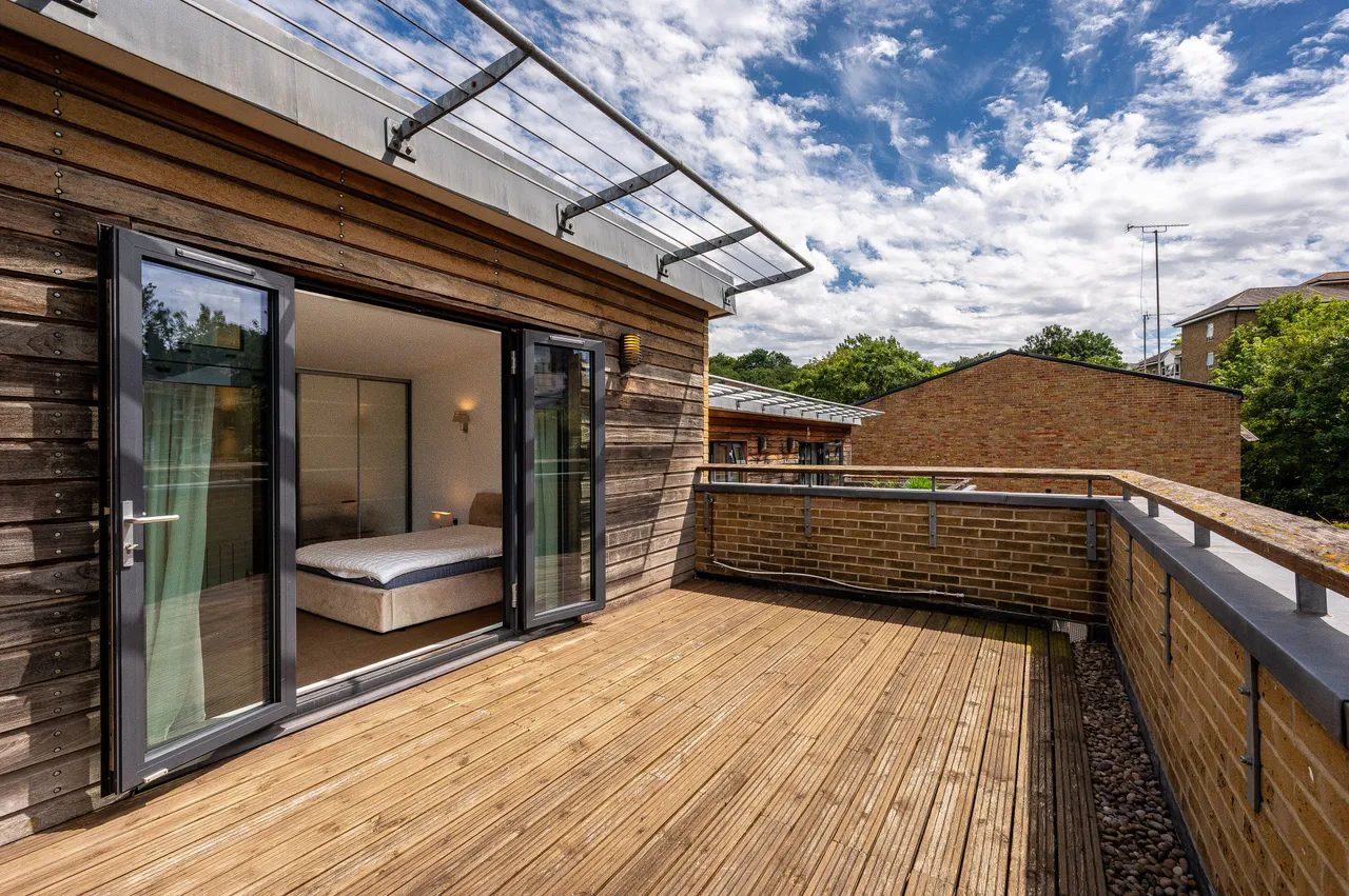 22 Axis Court, Woodland Crescent, London, photo 4