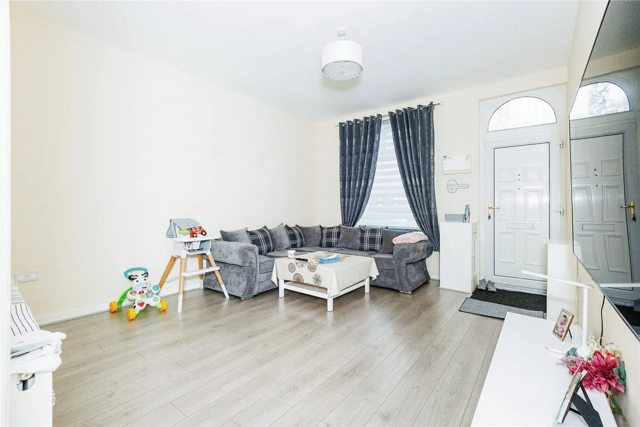 Gordon Avenue, Oldham, Greater Manchester, OL4, photo 2