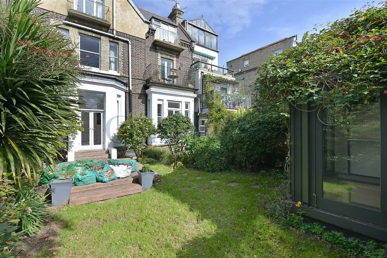Hampstead Lane, Highgate, N6, photo 6