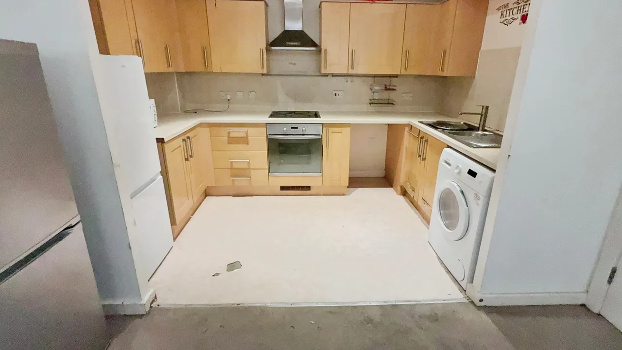 Holly Street, Farley Hill, LU1, photo 7