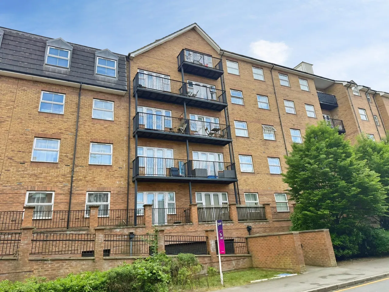 Holly Street, Farley Hill, LU1, photo 2