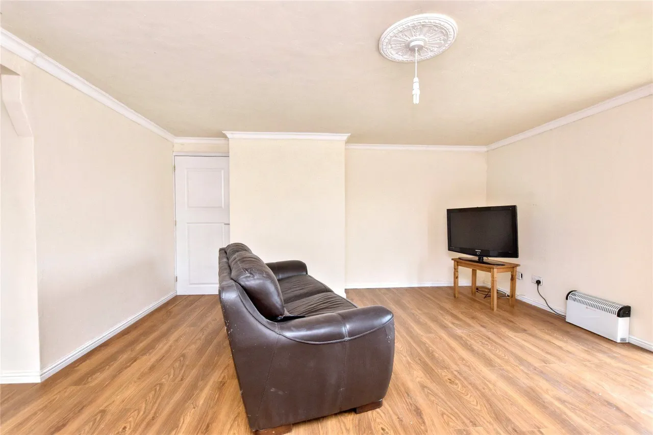 Thorpe Road, Pudsey, LS28, photo 11