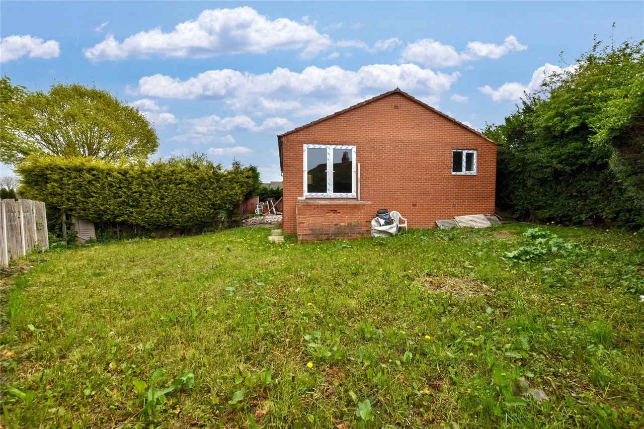 Thorpe Road, Pudsey, LS28, photo 10