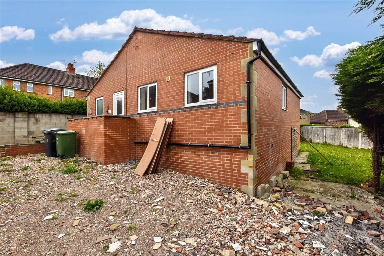 2 bed house for sale, Thorpe Road, Pudsey, LS28