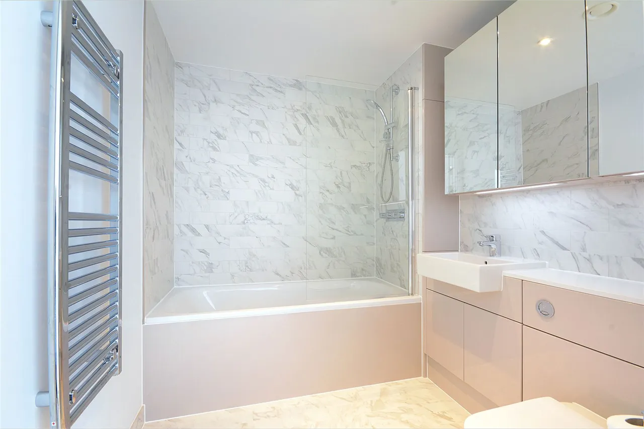 Flat 901, Weymouth Building, 2 Deacon Street, London, photo 10