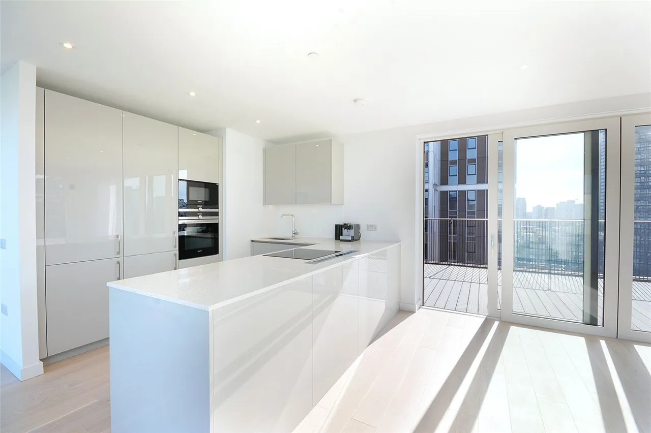 Flat 901, Weymouth Building, 2 Deacon Street, London, photo 7
