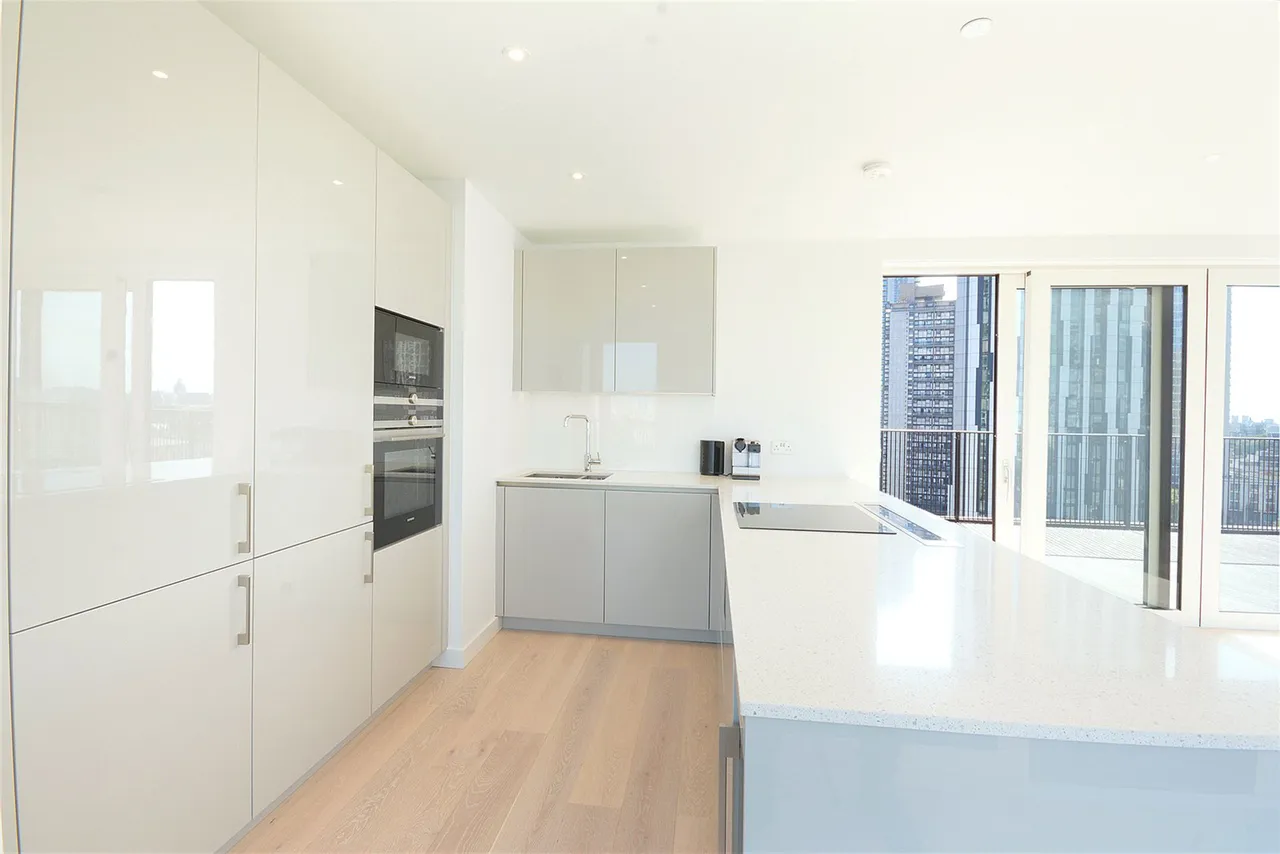 Flat 901, Weymouth Building, 2 Deacon Street, London, photo 6