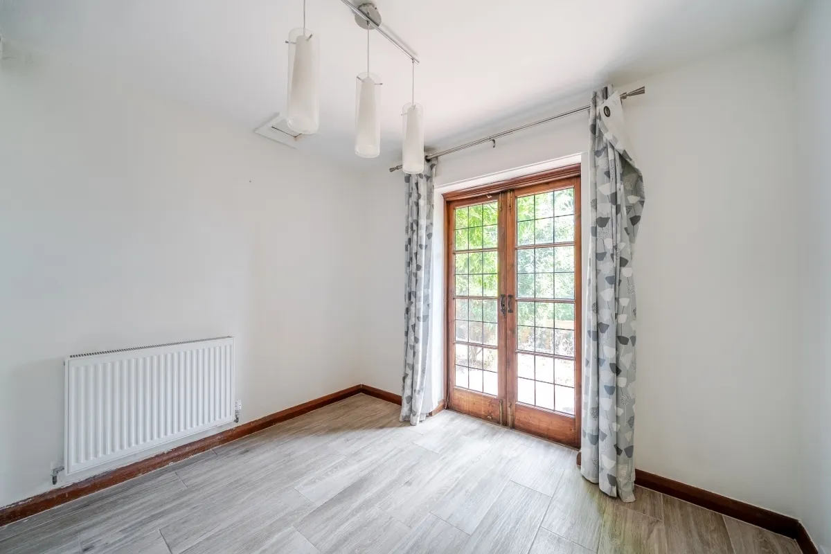 Esher Place Avenue, Esher KT10, photo 7