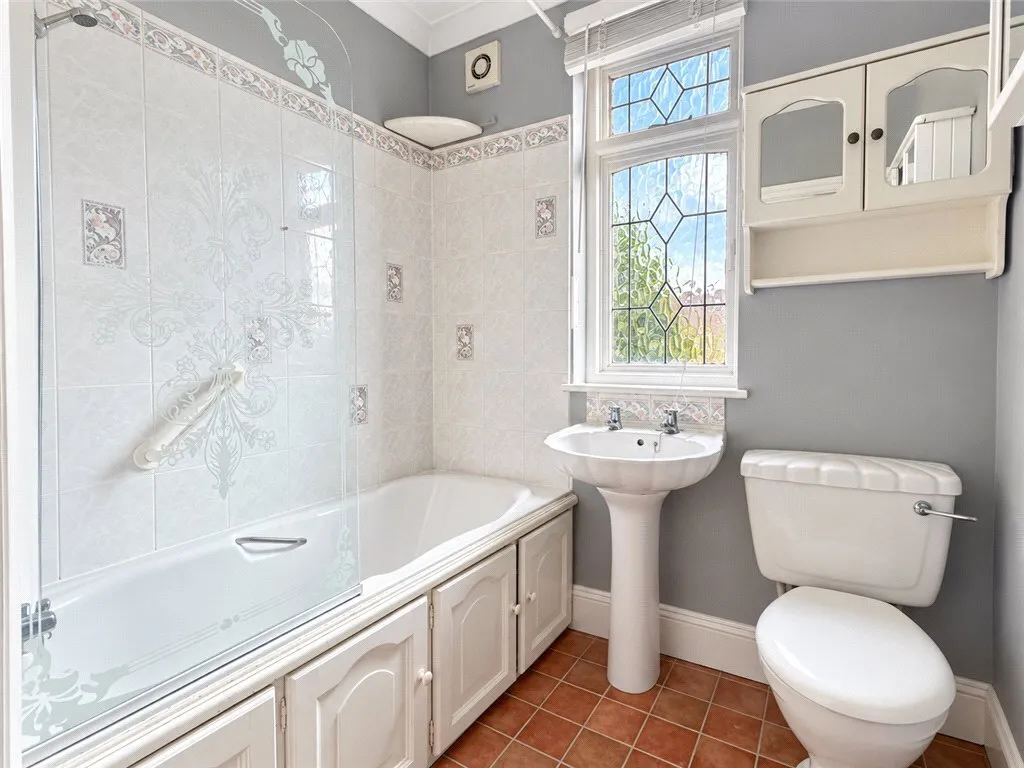 Avenue Road, London, SW16, photo 8