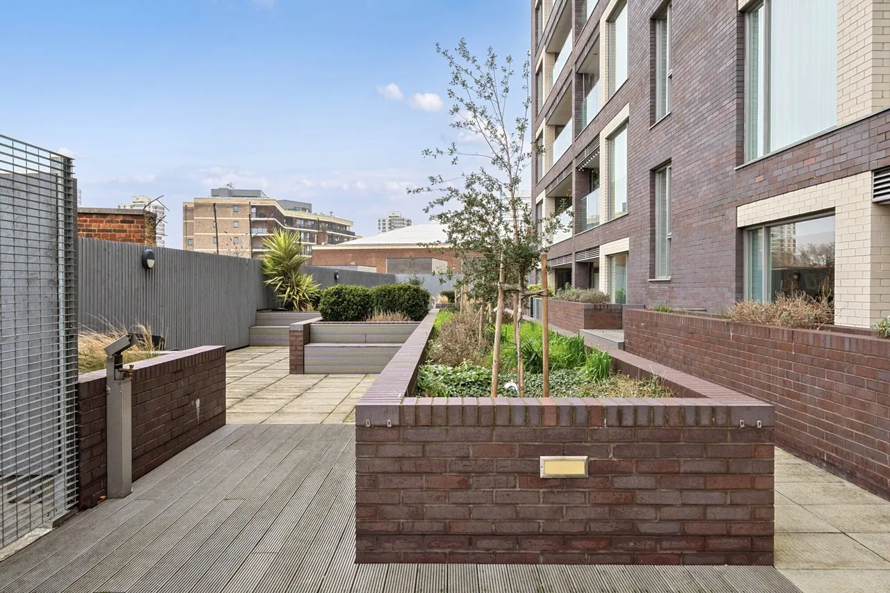 Camberwell Road, SE5, photo 10