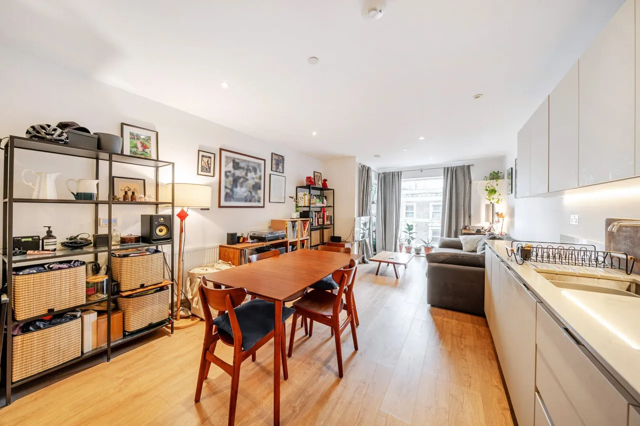 1 bed flat for sale — Camberwell Road, SE5