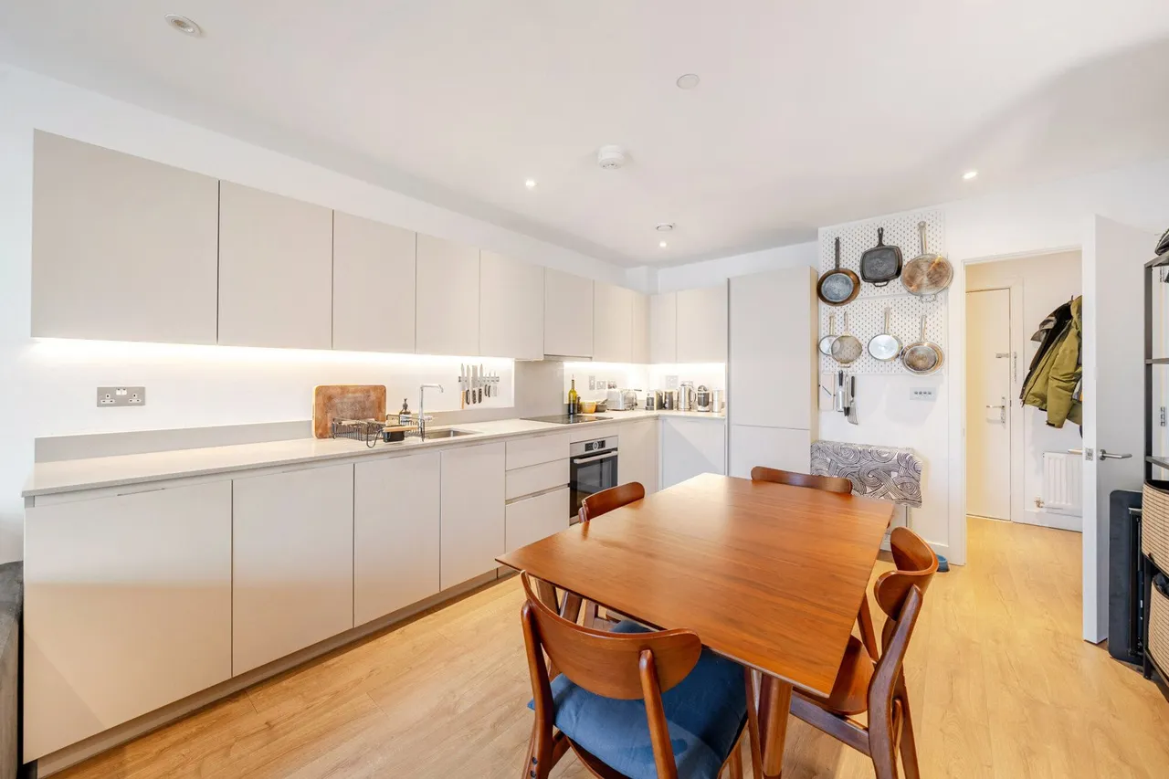 Camberwell Road, SE5, photo 15