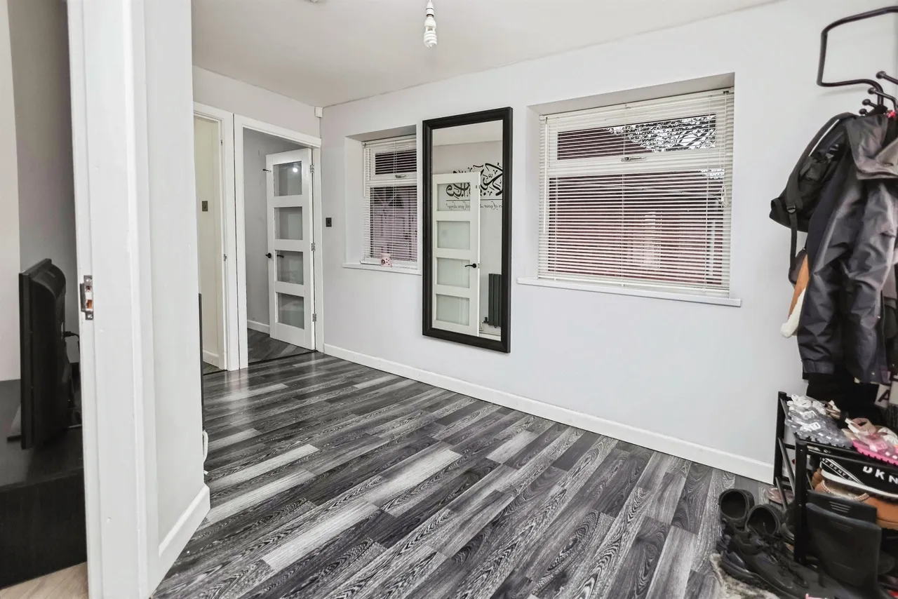 Shard End Crescent, Birmingham, B34, photo 5
