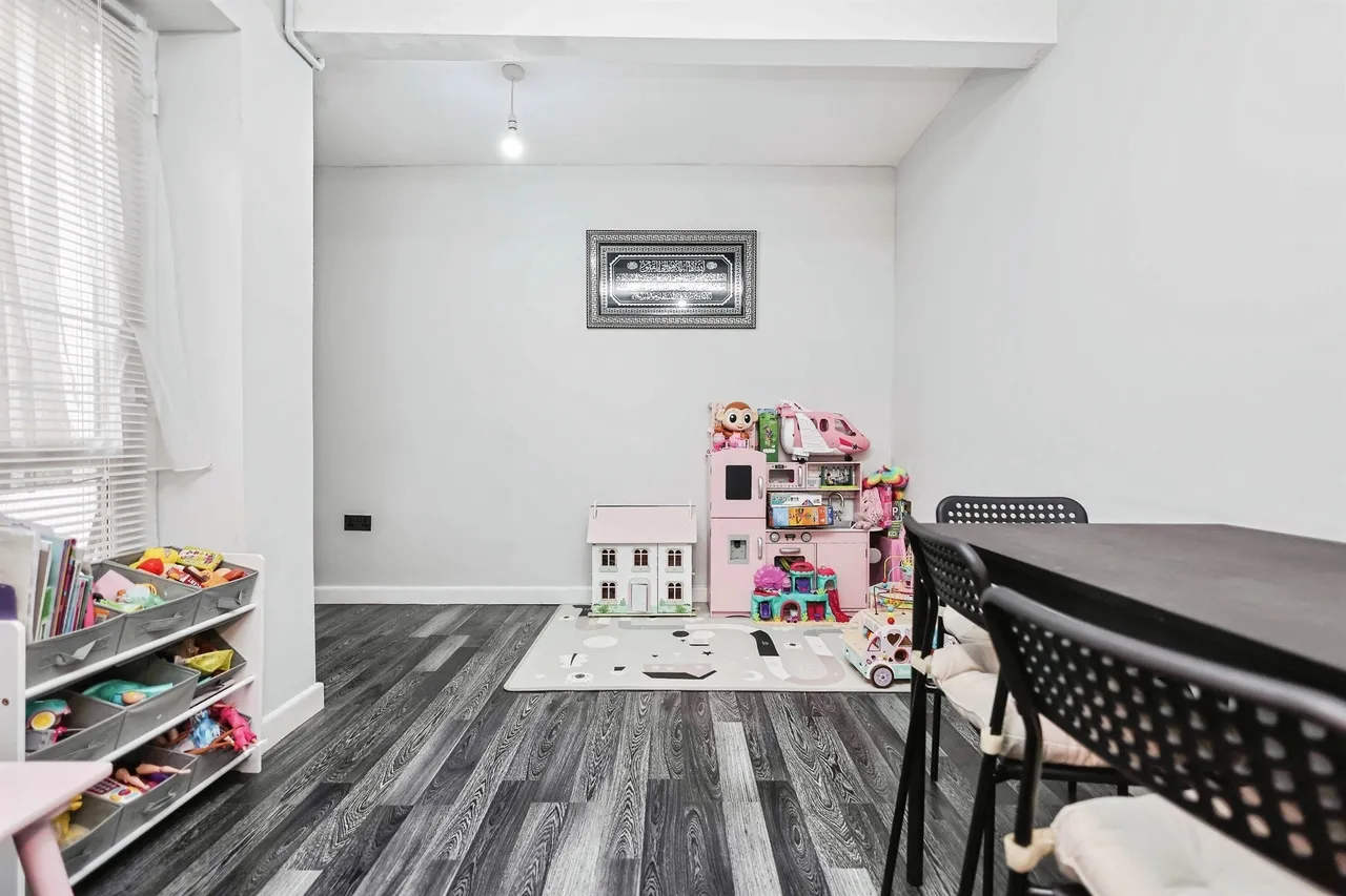 Shard End Crescent, Birmingham, B34, photo 7