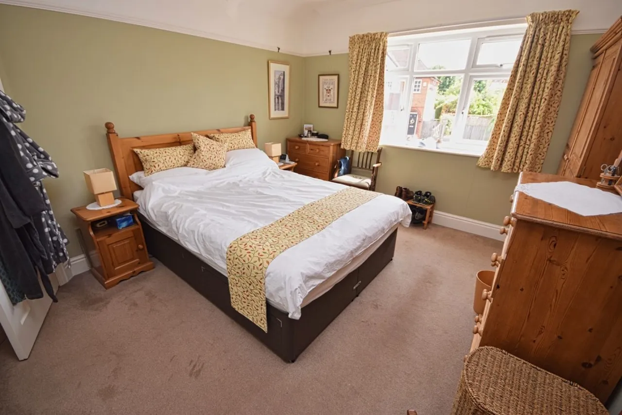 Castle Lane, Solihull, West Midlands, photo 8