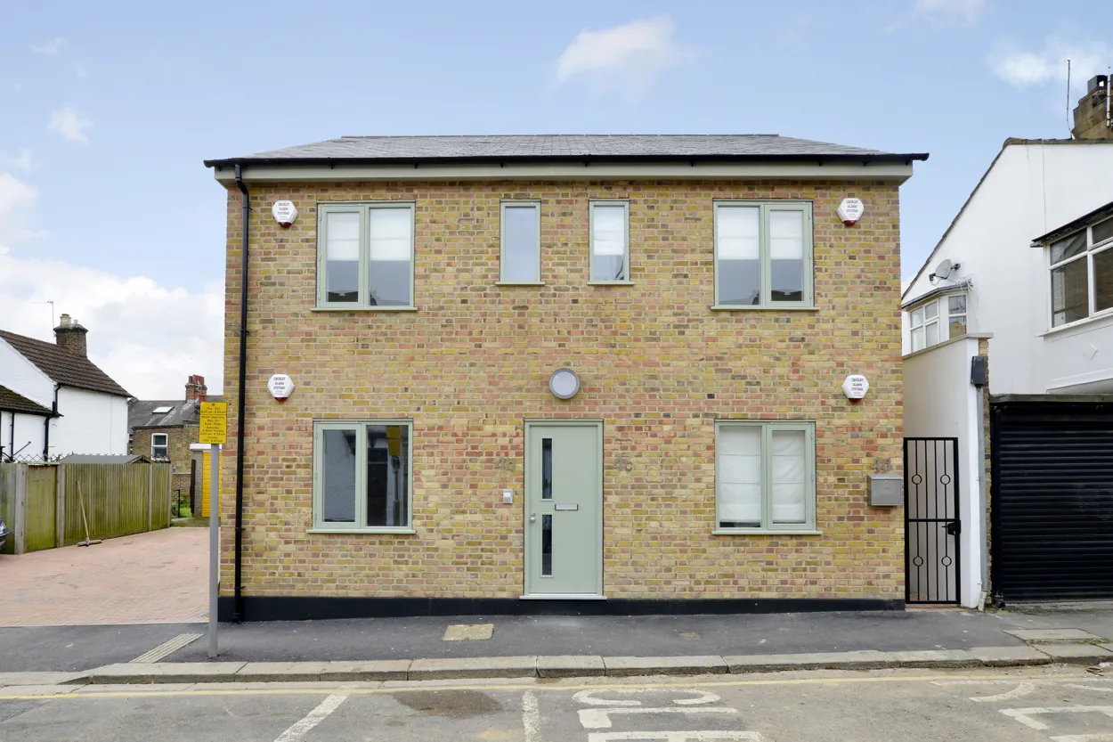 2 bed flat for sale, Smith Street, Watford, WD18