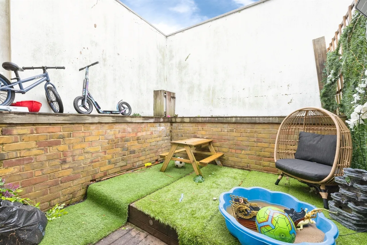 Smith Street, Watford, WD18, photo 9