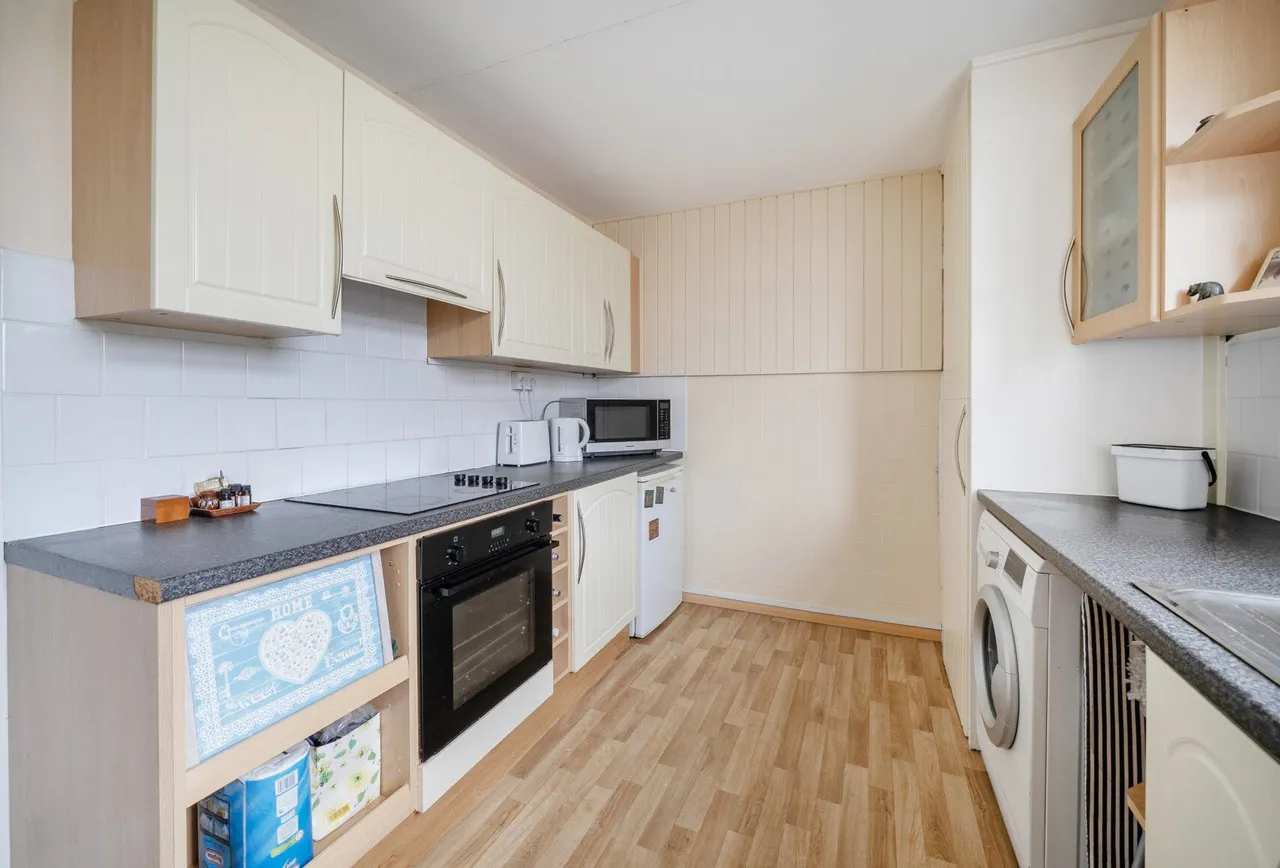 Belworth Court, Cheltenham, GL51 6HQ, photo 4