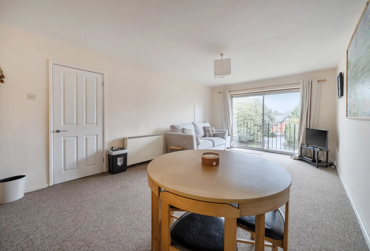 Belworth Court, Cheltenham, GL51 6HQ, photo 2