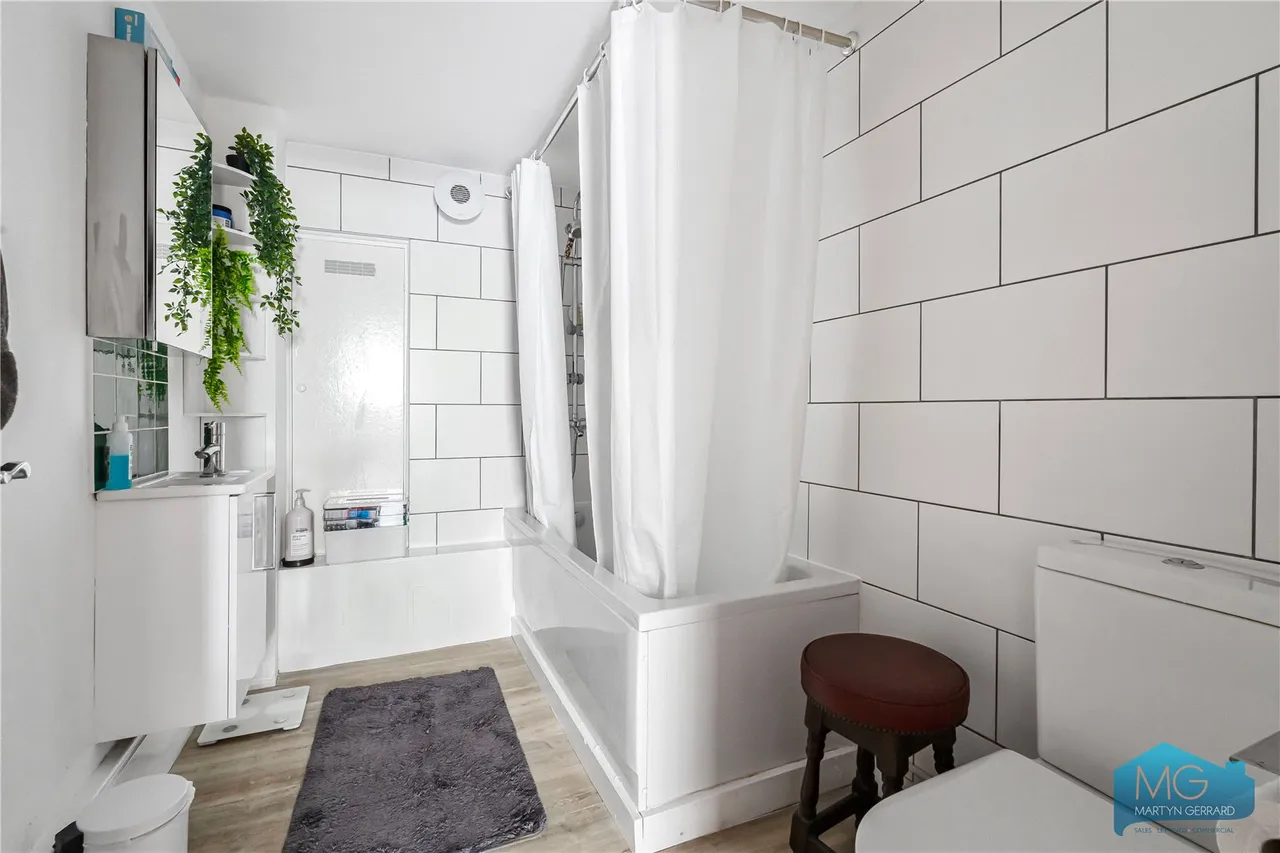 Camden Road, London, NW1, photo 9