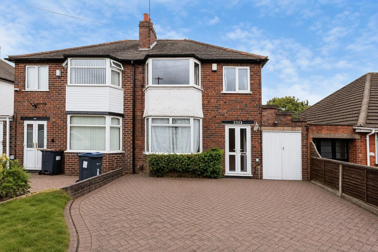 3 bed house for sale, Stonehouse Lane, Quinton, B32