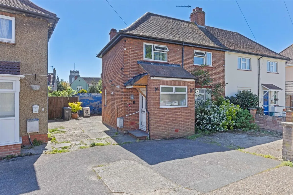 2 bed house for sale, Brentwick Gardens, Brentford, TW8