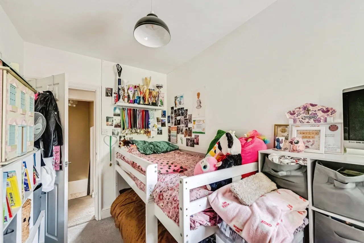 Edinburgh Street, Swindon, SN2, photo 9