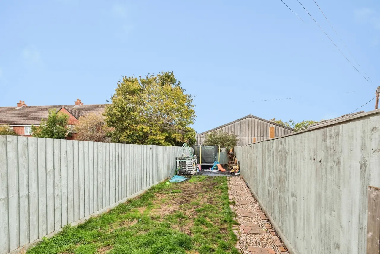 Edinburgh Street, Swindon, SN2, photo 12