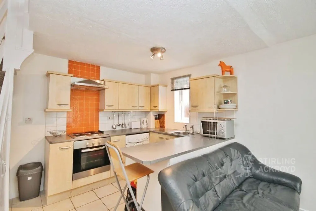 Waverley Court, Woking, GU22, photo 5