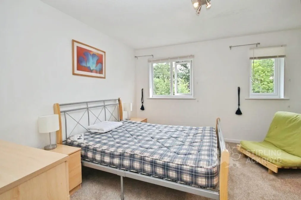 Waverley Court, Woking, GU22, photo 4
