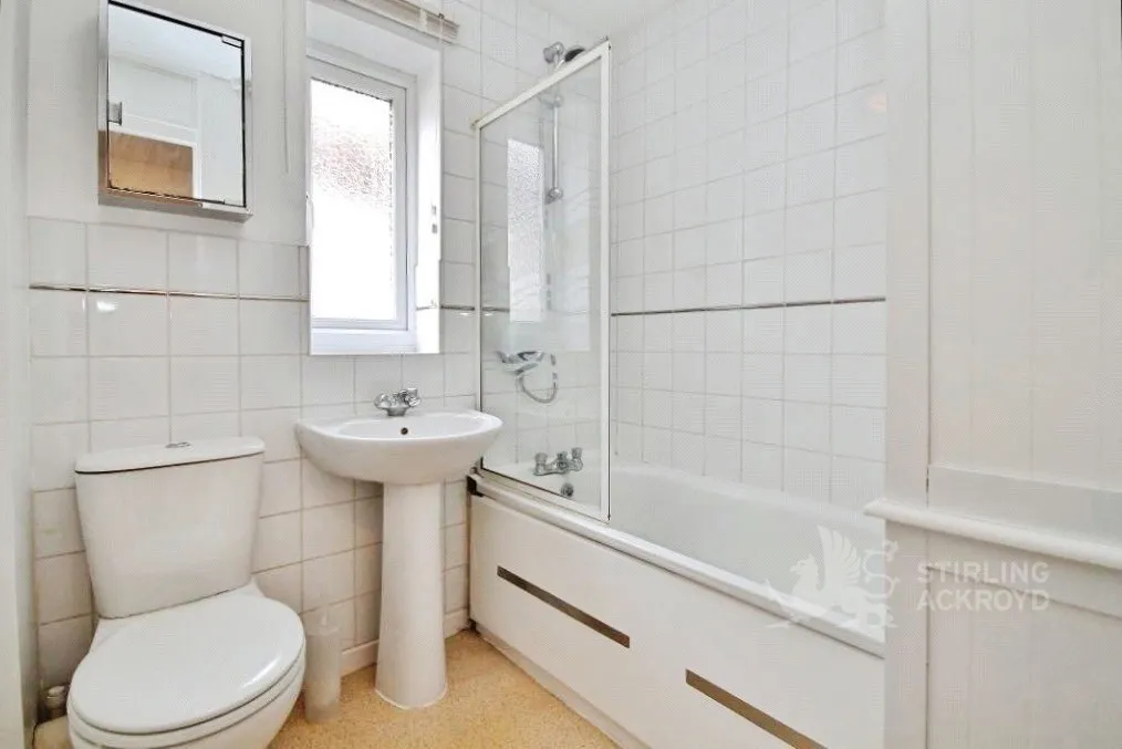 Waverley Court, Woking, GU22, photo 6