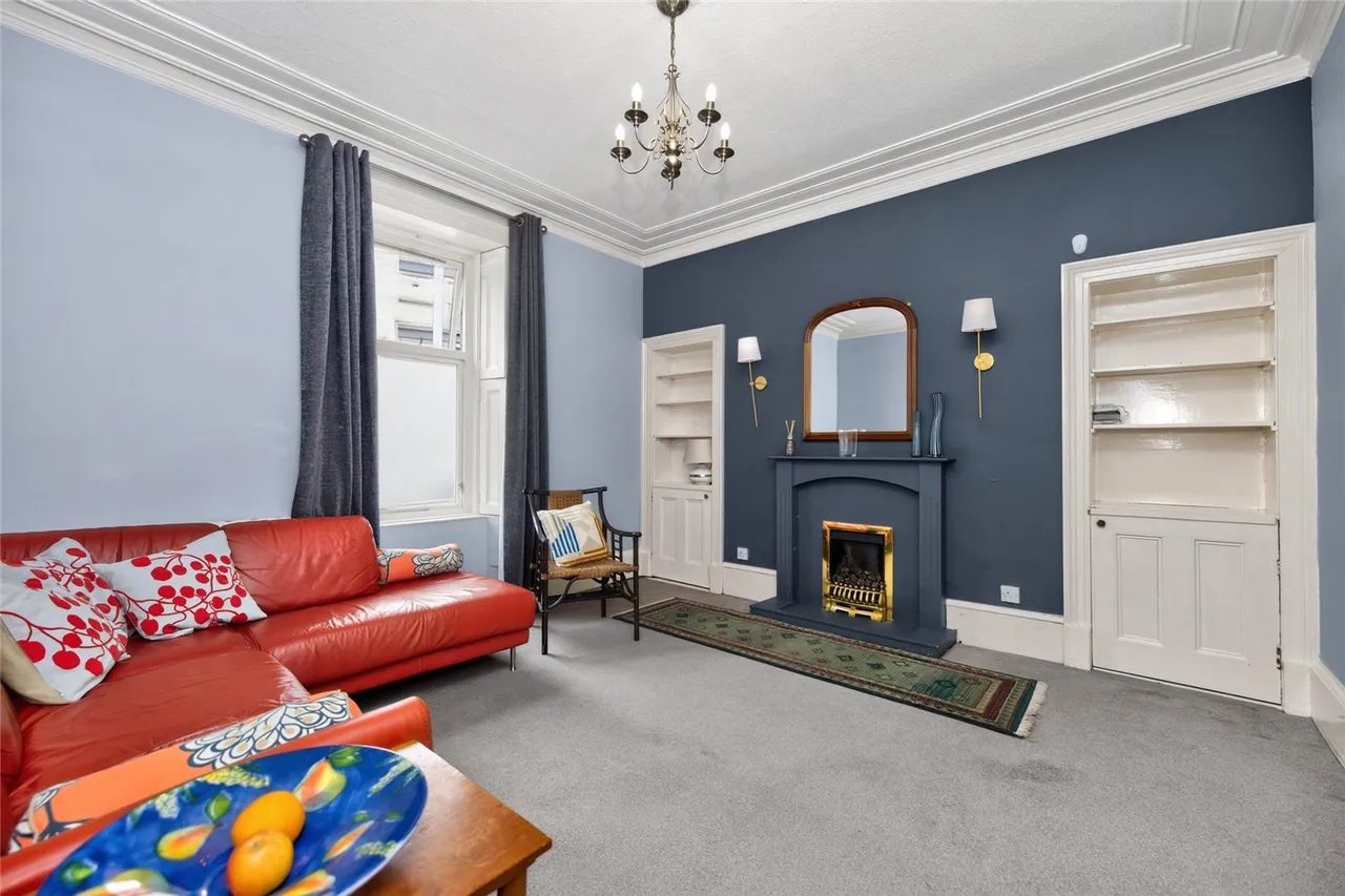 2 bed flat for sale, Whitehouse Street, Aberdeen, AB10