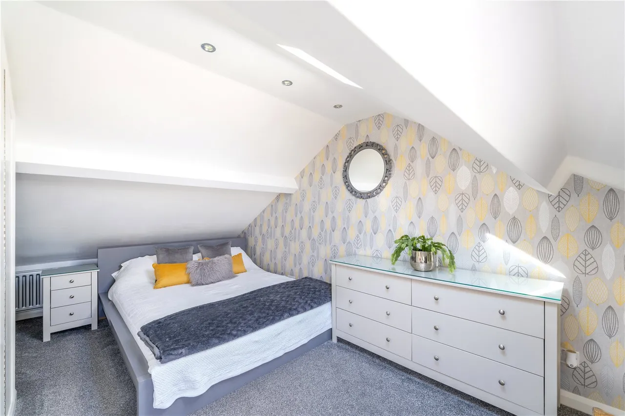 Crispen Road, Hanworth, TW13 6QR, photo 9