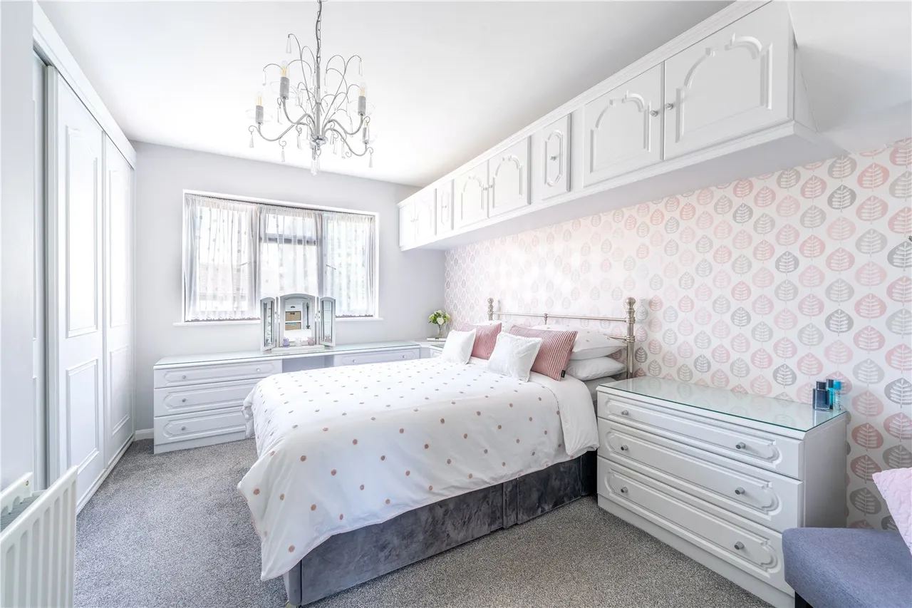 Crispen Road, Hanworth, TW13 6QR, photo 6