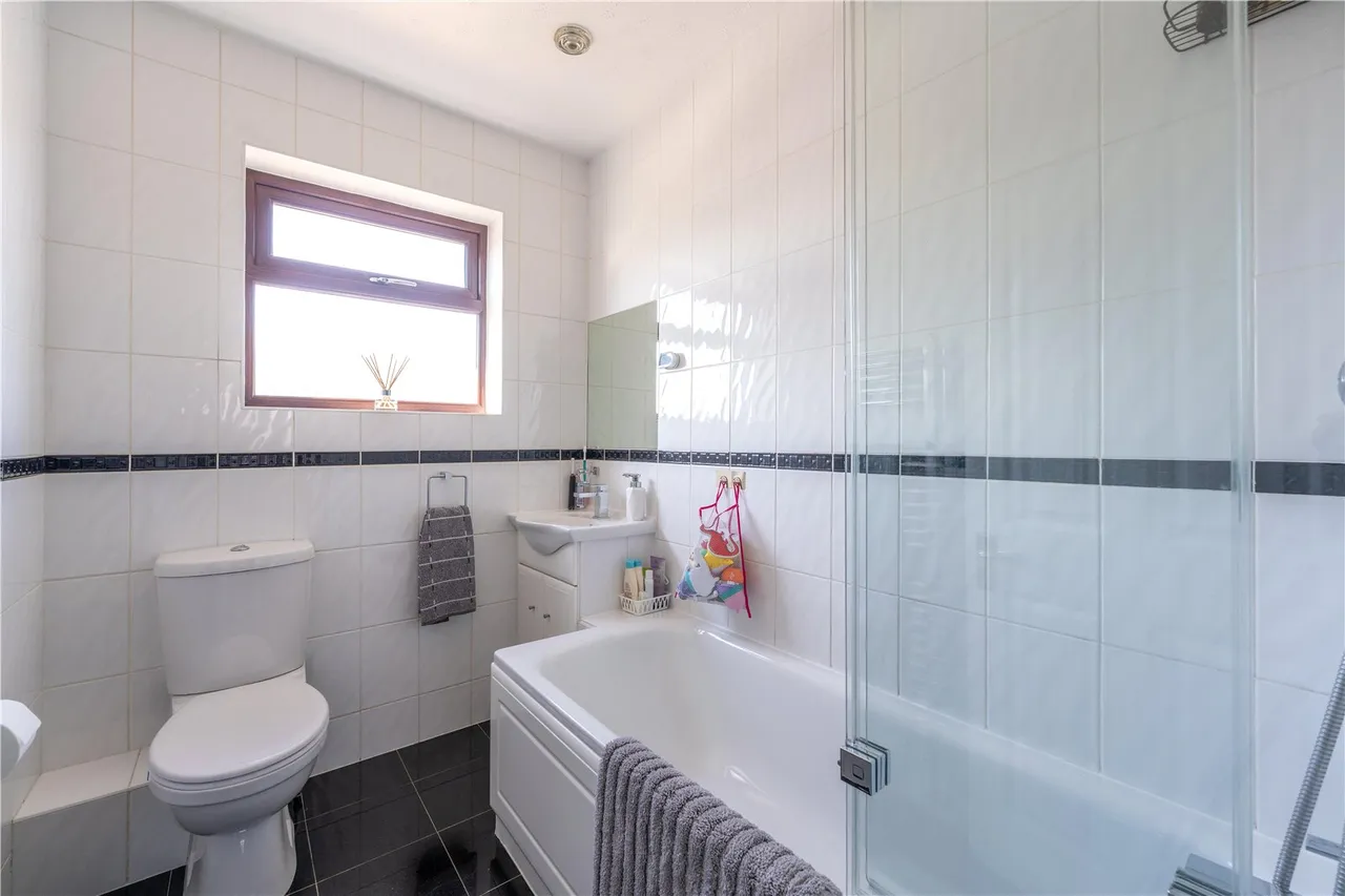 Crispen Road, Hanworth, TW13 6QR, photo 7