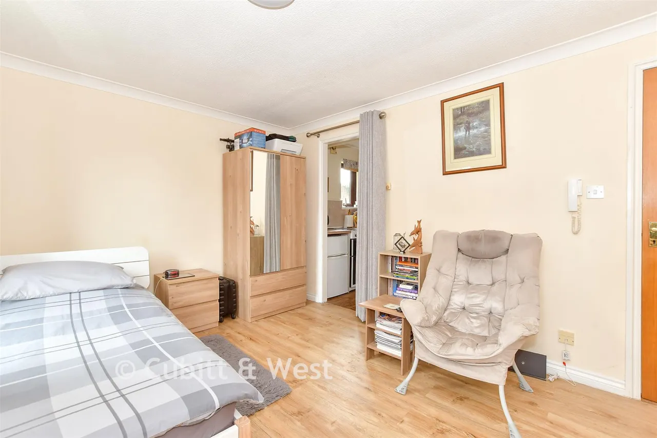 Meon Close, Petersfield, GU32, photo 8