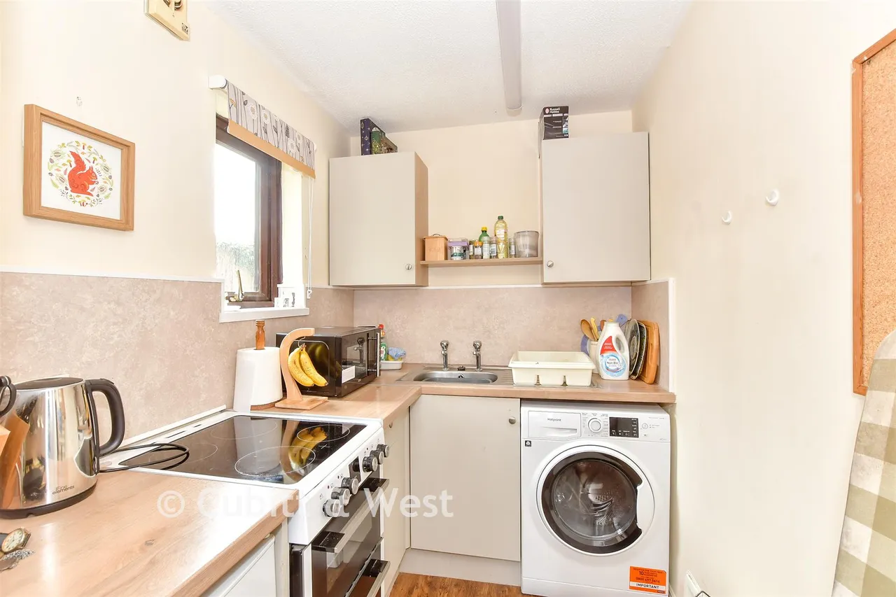 Meon Close, Petersfield, GU32, photo 7