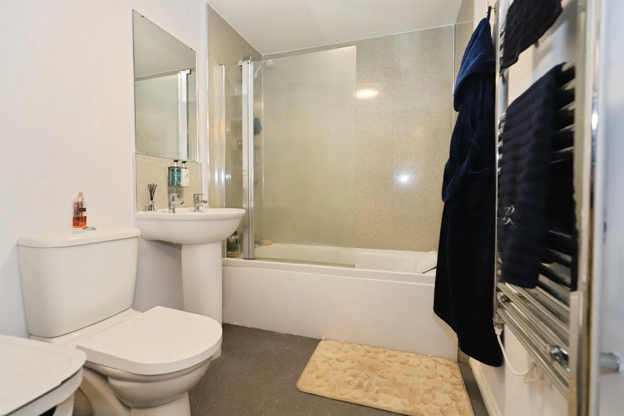 Larch Way, Stourport-On-Severn, DY13, photo 14